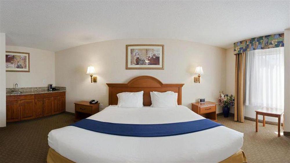 Hotel Clarion Pointe New Bern Habitación foto