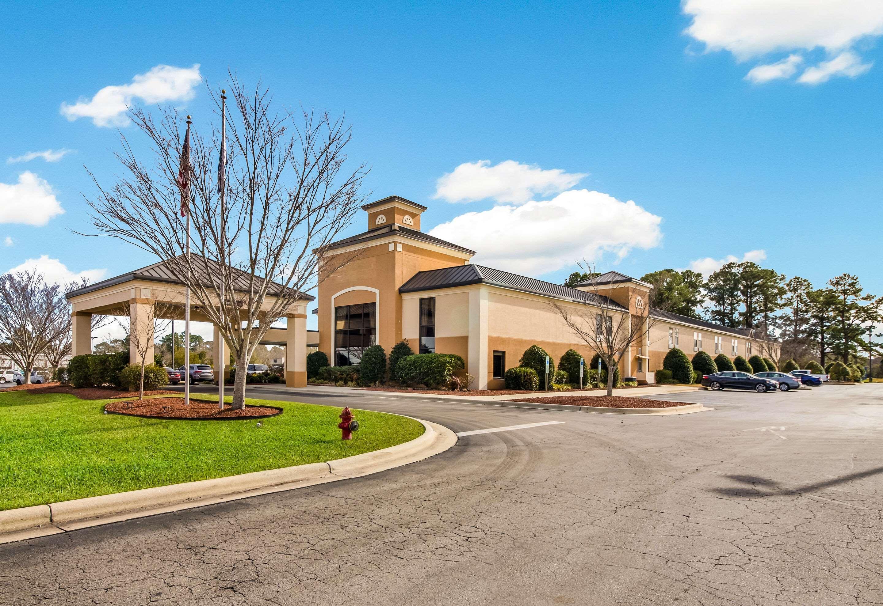 Hotel Clarion Pointe New Bern Exterior foto