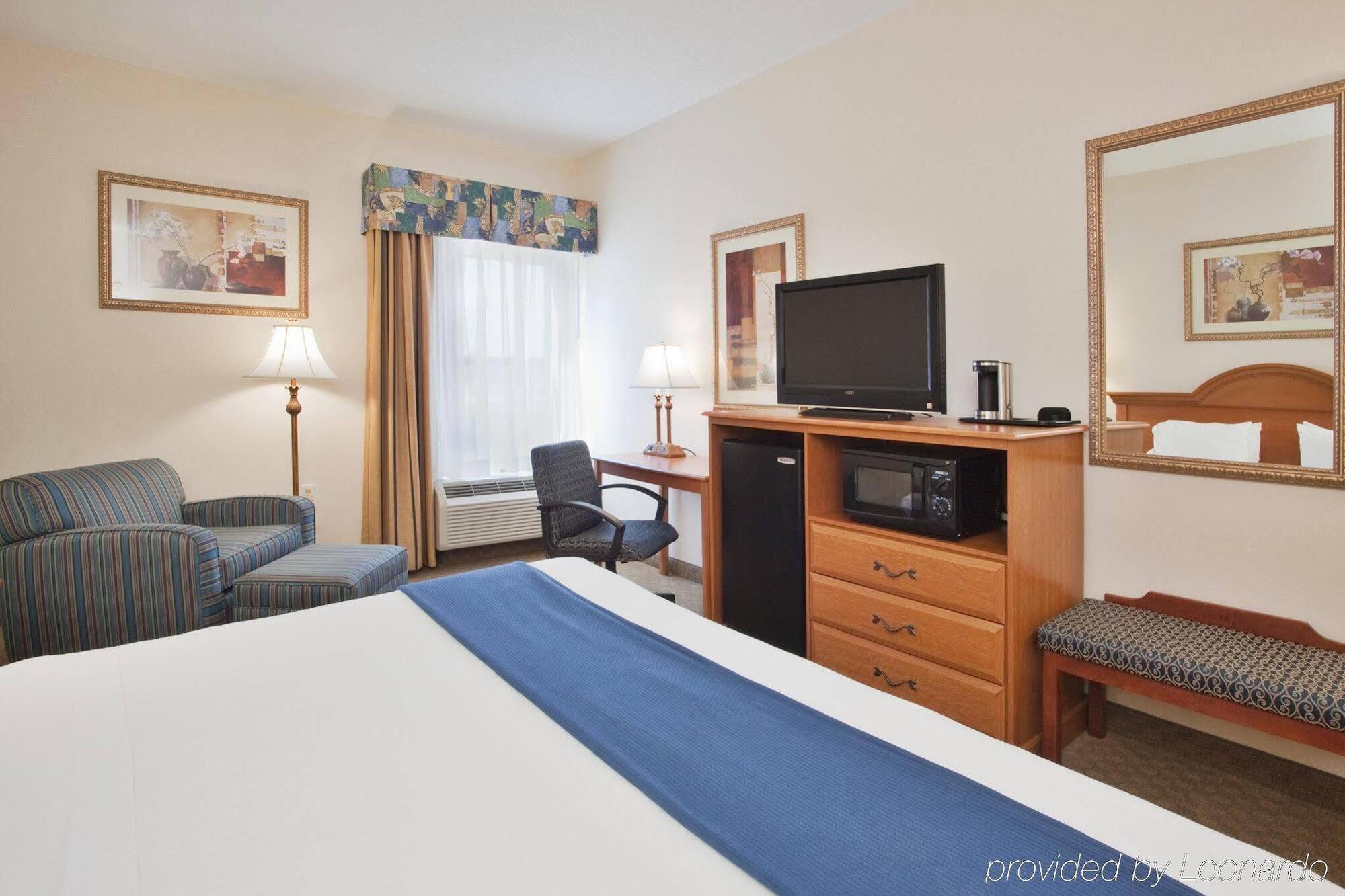 Hotel Clarion Pointe New Bern Exterior foto